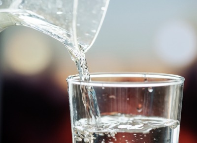 Sparkling Water dan Soda Water, Apa Bedanya?